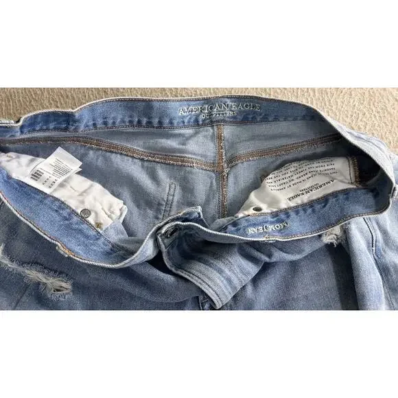 American Eagle Mom Jeans Sz 20 Regular Distressed Torn Medium Blue Wash Raw Hem - Picture 3 of 7